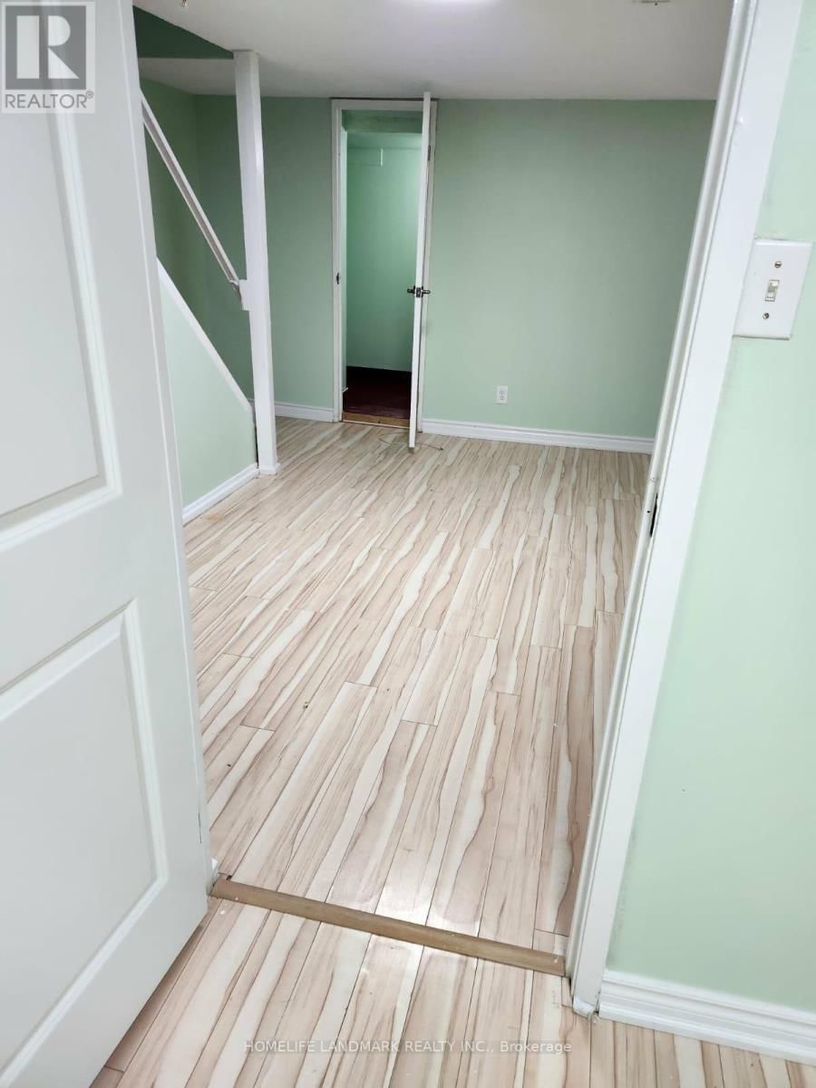 64 - 740 KENNEDY ROAD Image 25