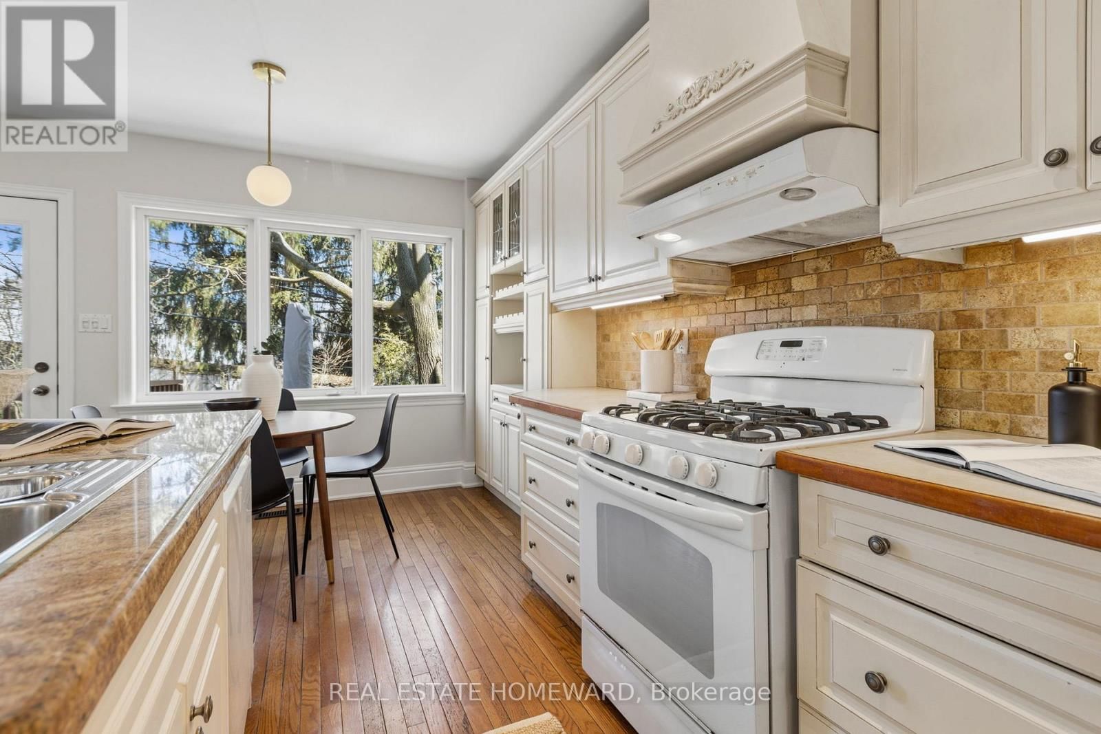 57 FALLINGBROOK ROAD Image 16