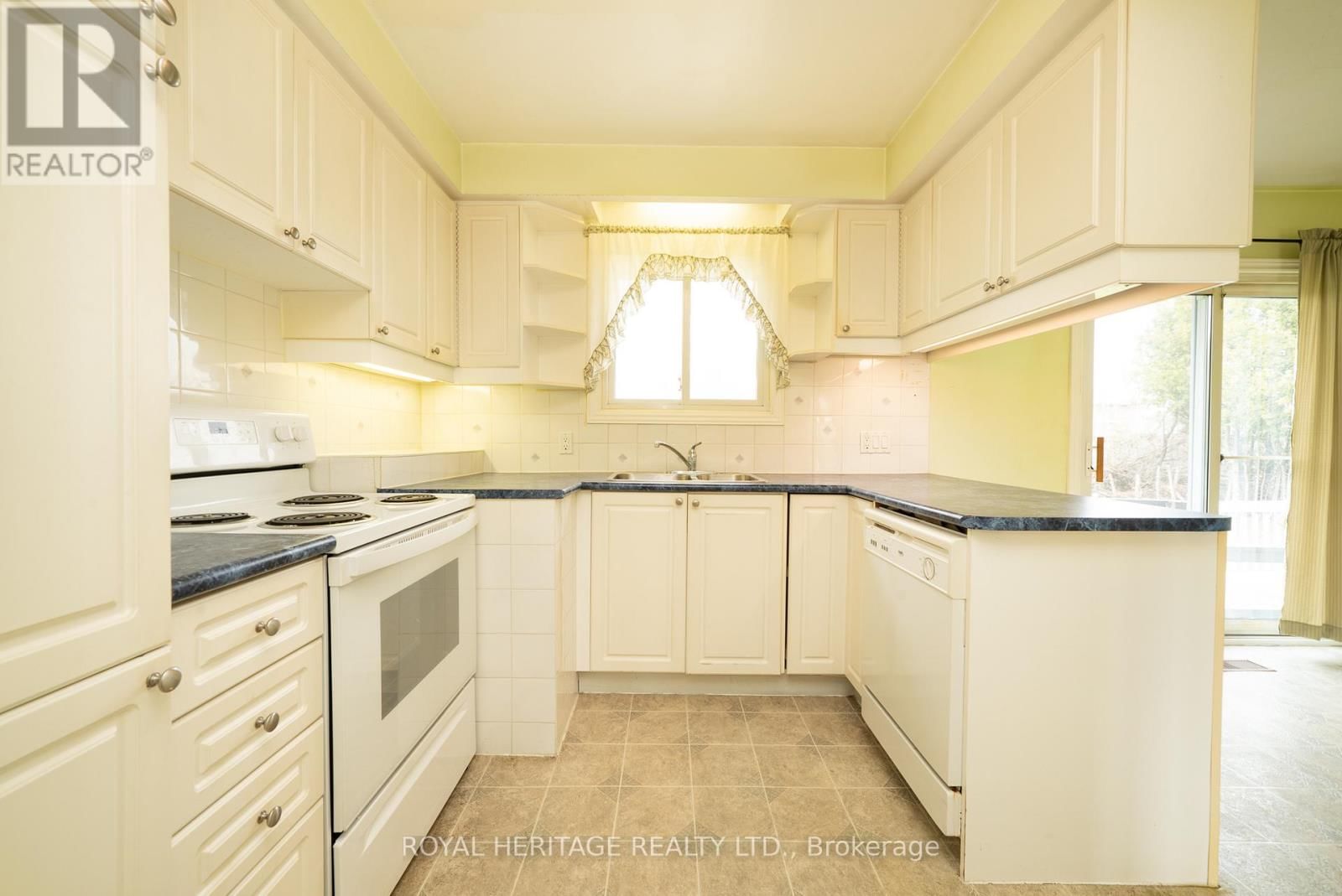 46 GIVEN ROAD Image 12