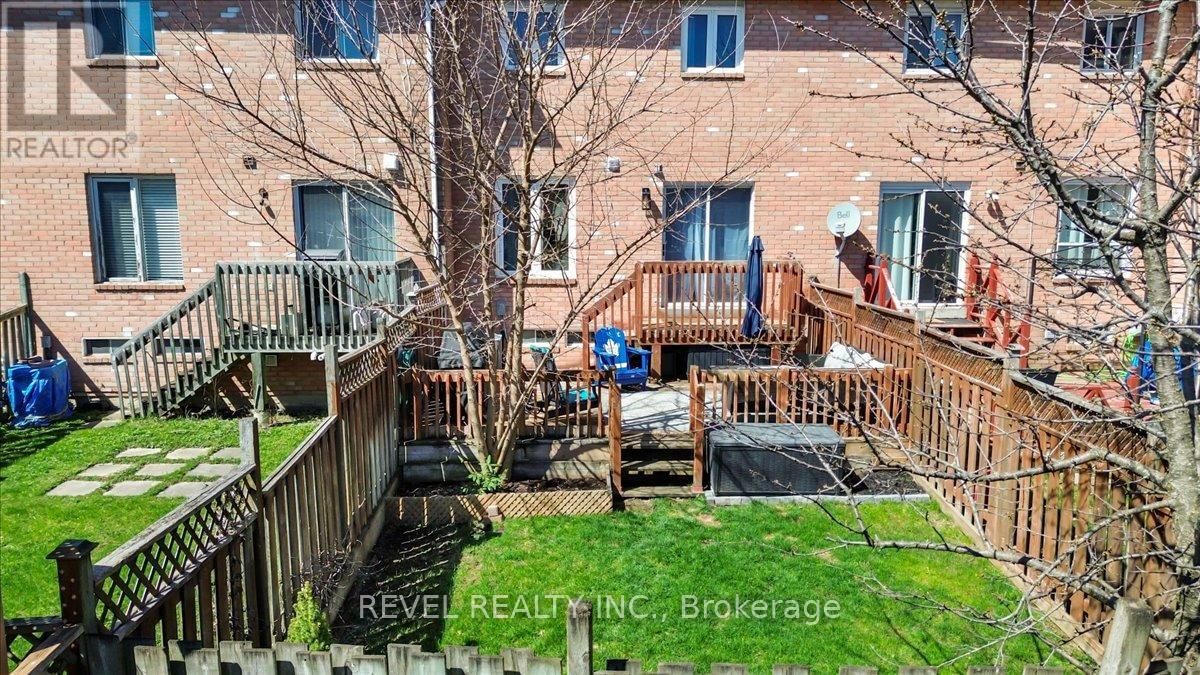 87 THORP CRESCENT Image 28