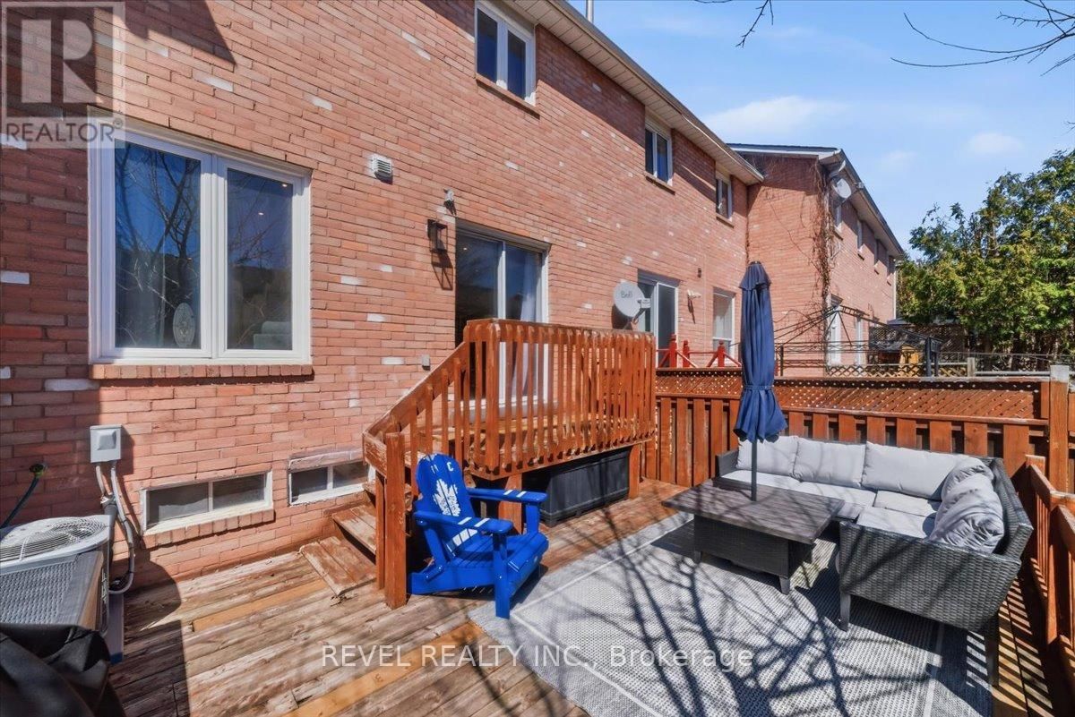 87 THORP CRESCENT Image 29