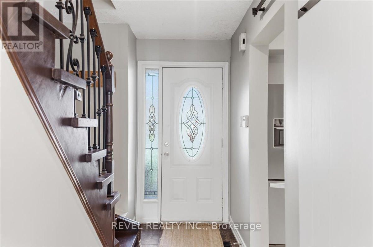 87 THORP CRESCENT Image 3