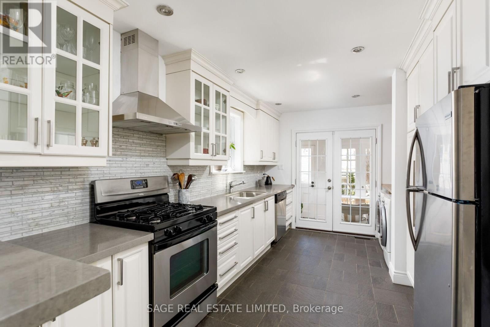 206 HAMILTON STREET Image 12