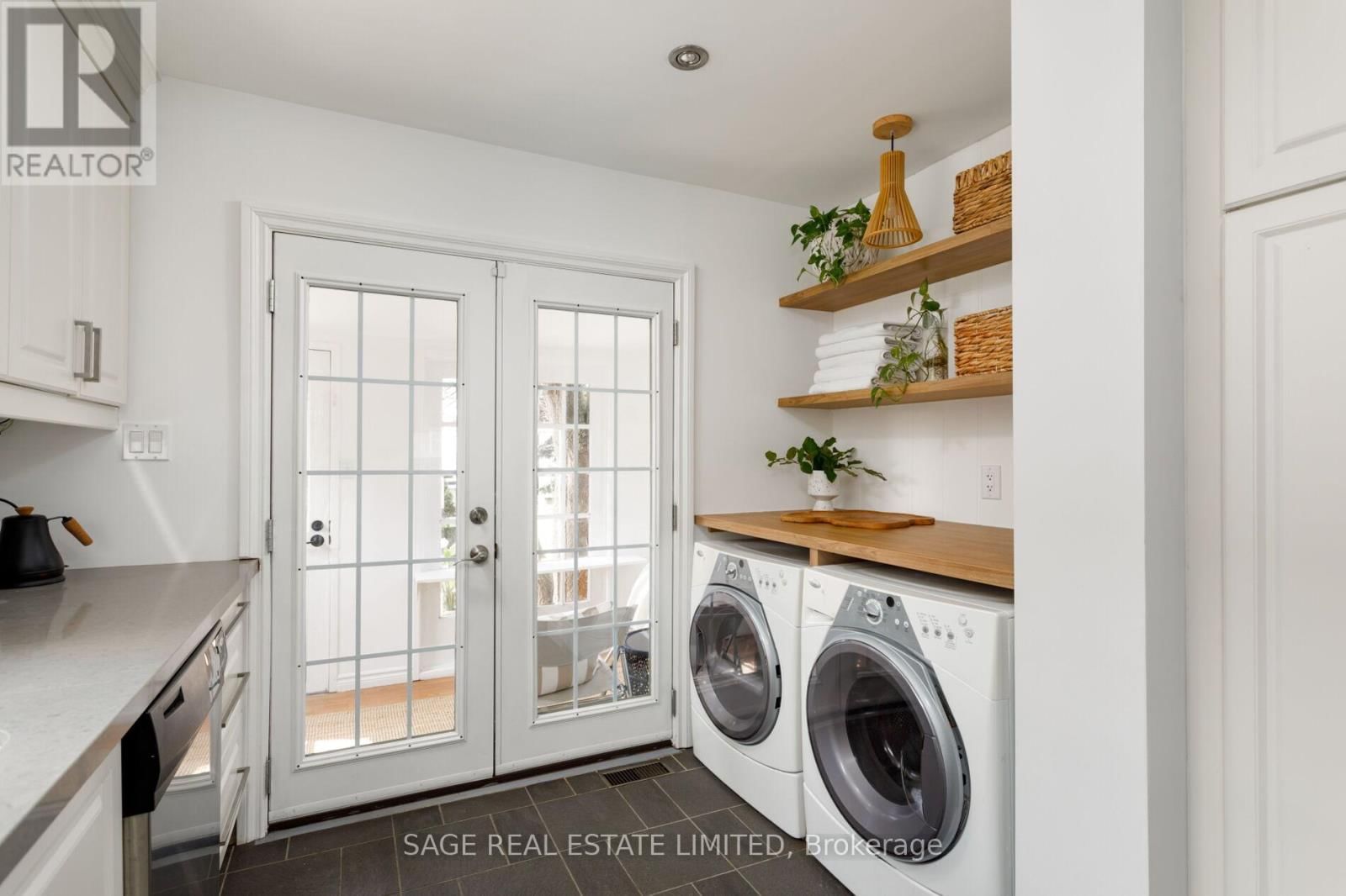 206 HAMILTON STREET Image 15