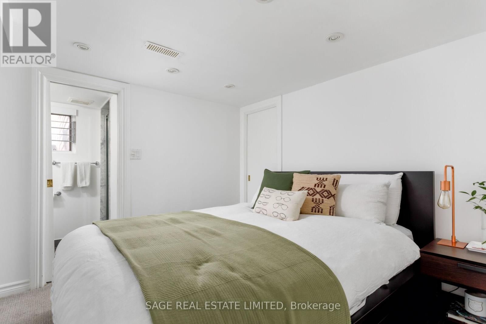 206 HAMILTON STREET Image 36