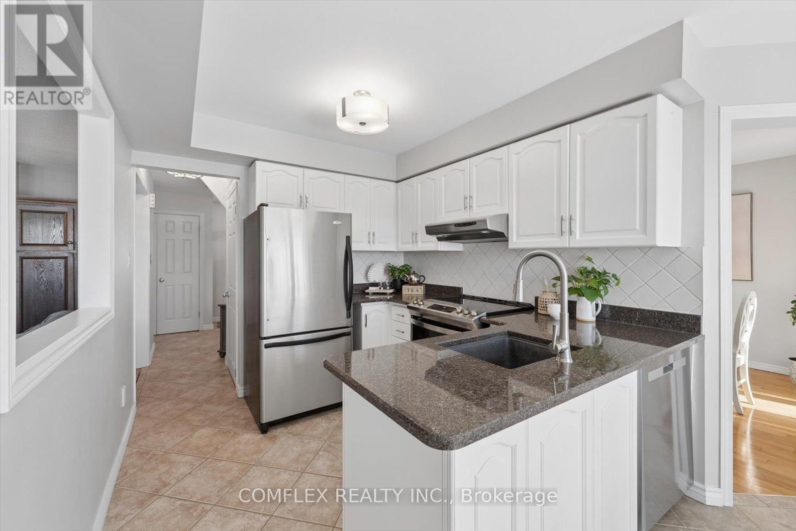 43 WAYWELL STREET Image 12