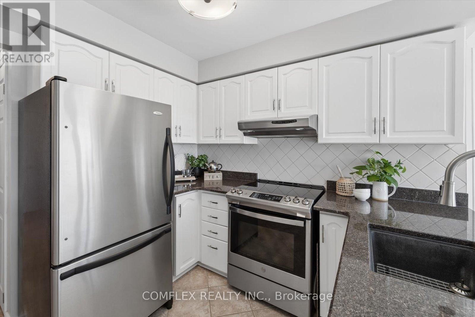 43 WAYWELL STREET Image 16