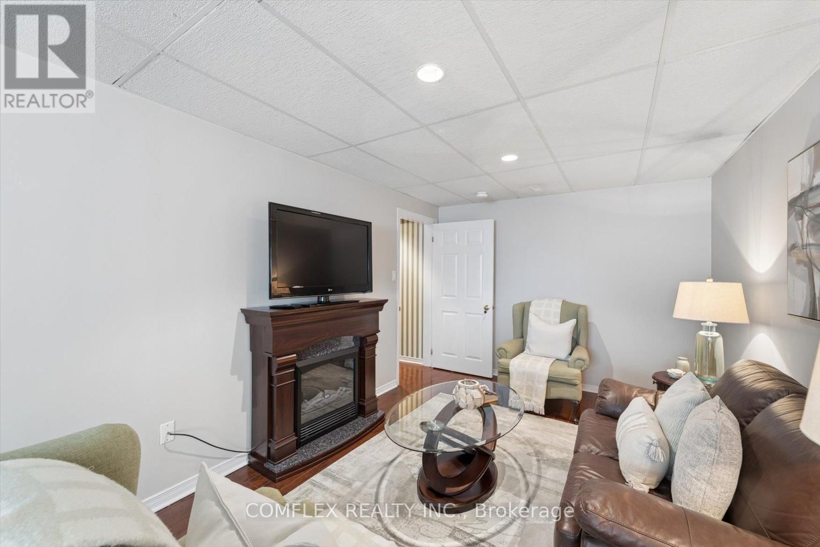 43 WAYWELL STREET Image 33