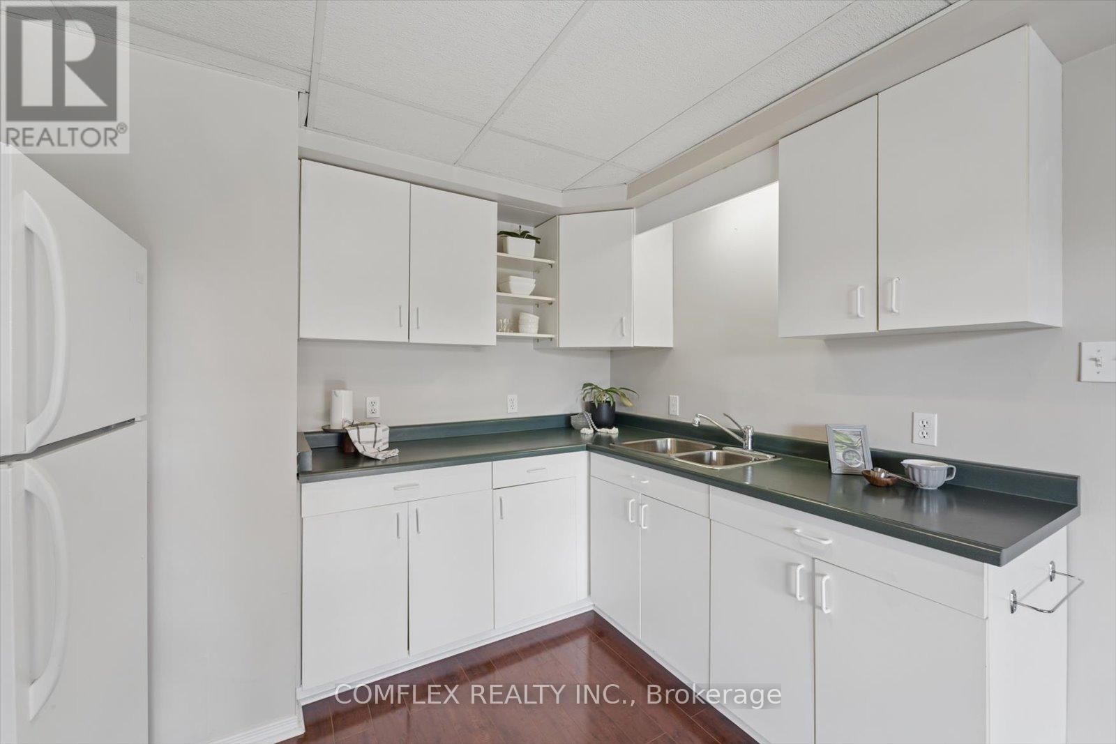 43 WAYWELL STREET Image 38