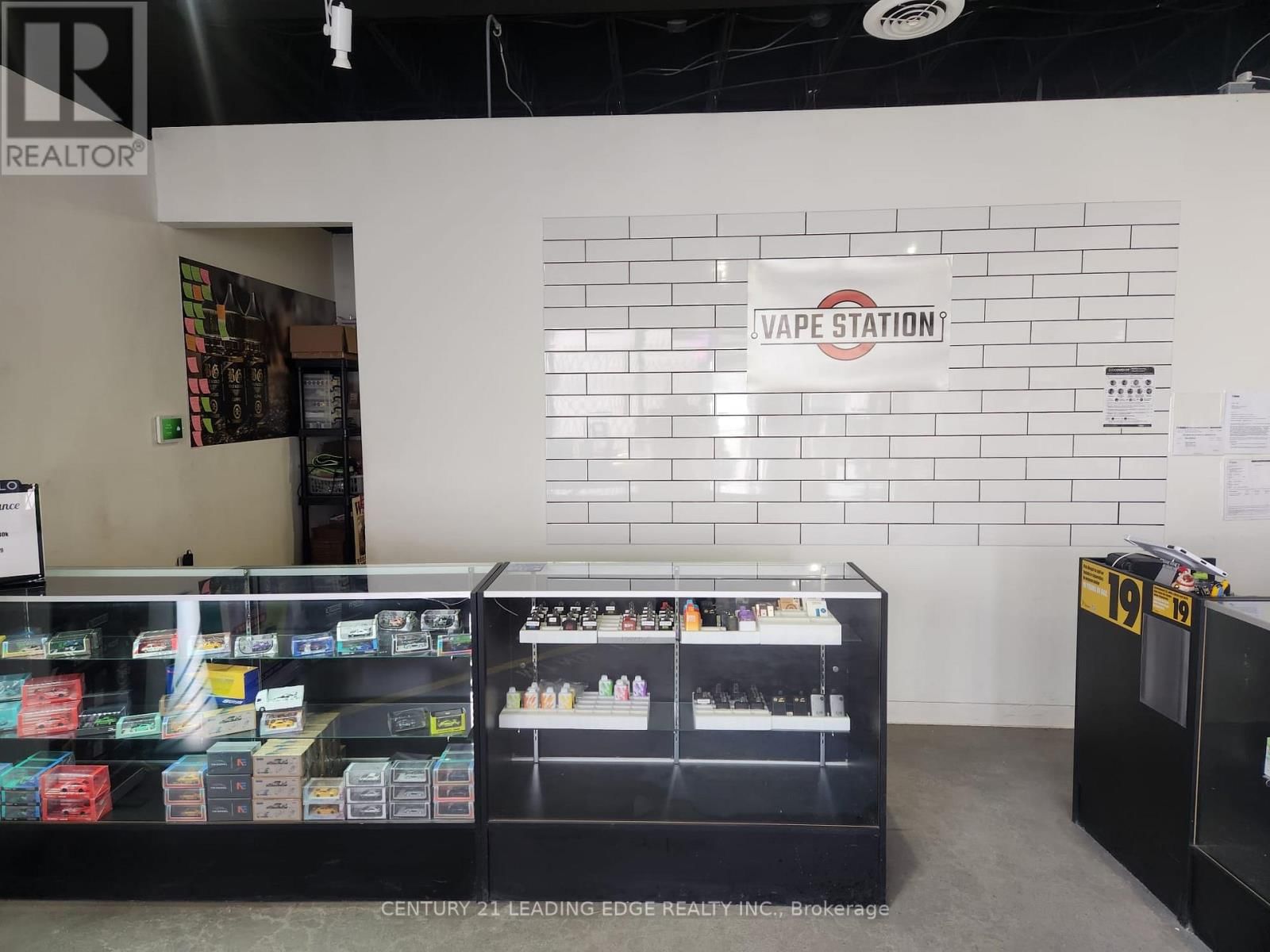 2245 KENNEDY ROAD Image 5