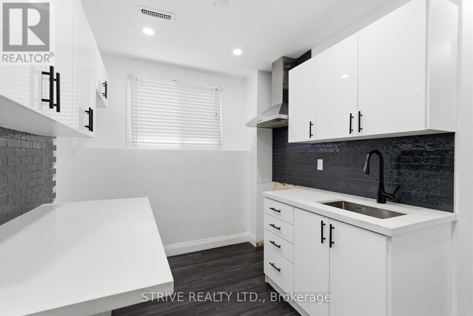 290 LAKEVIEW PARK AVENUE Image 13