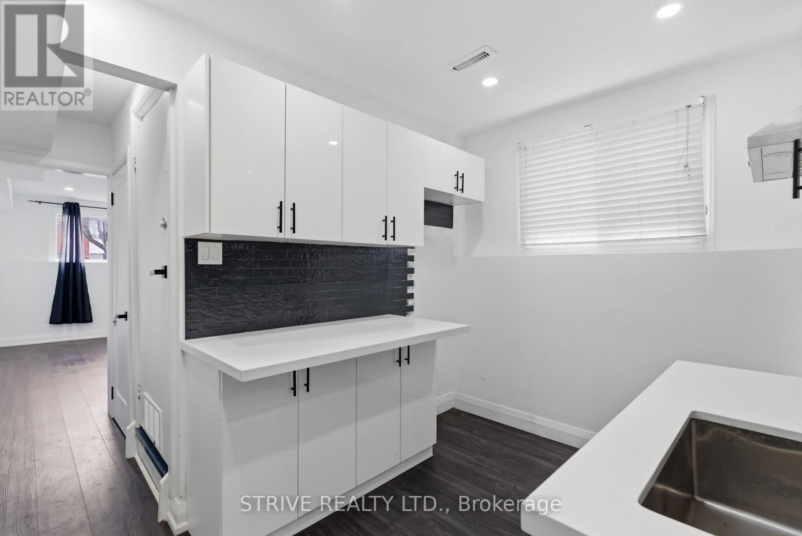 290 LAKEVIEW PARK AVENUE Image 14