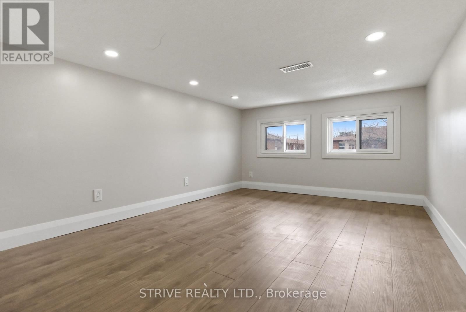 290 LAKEVIEW PARK AVENUE Image 24