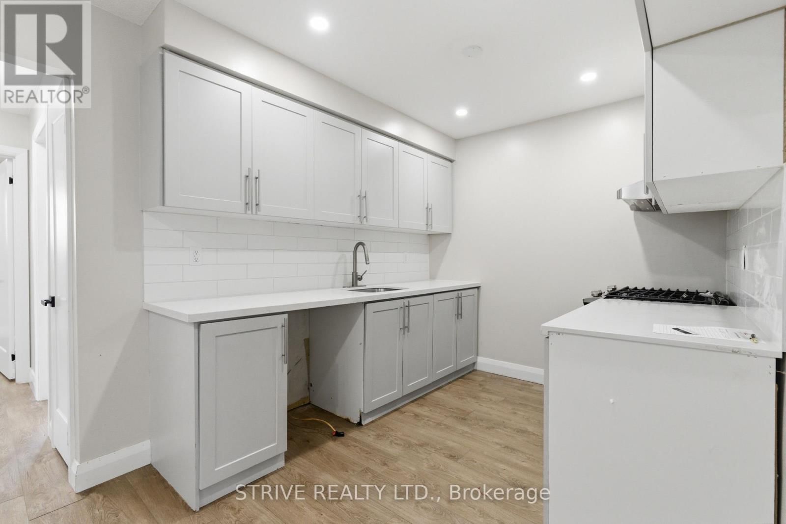 290 LAKEVIEW PARK AVENUE Image 5