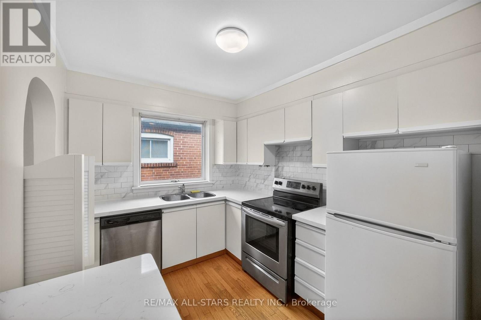 62 LARWOOD BOULEVARD Image 10