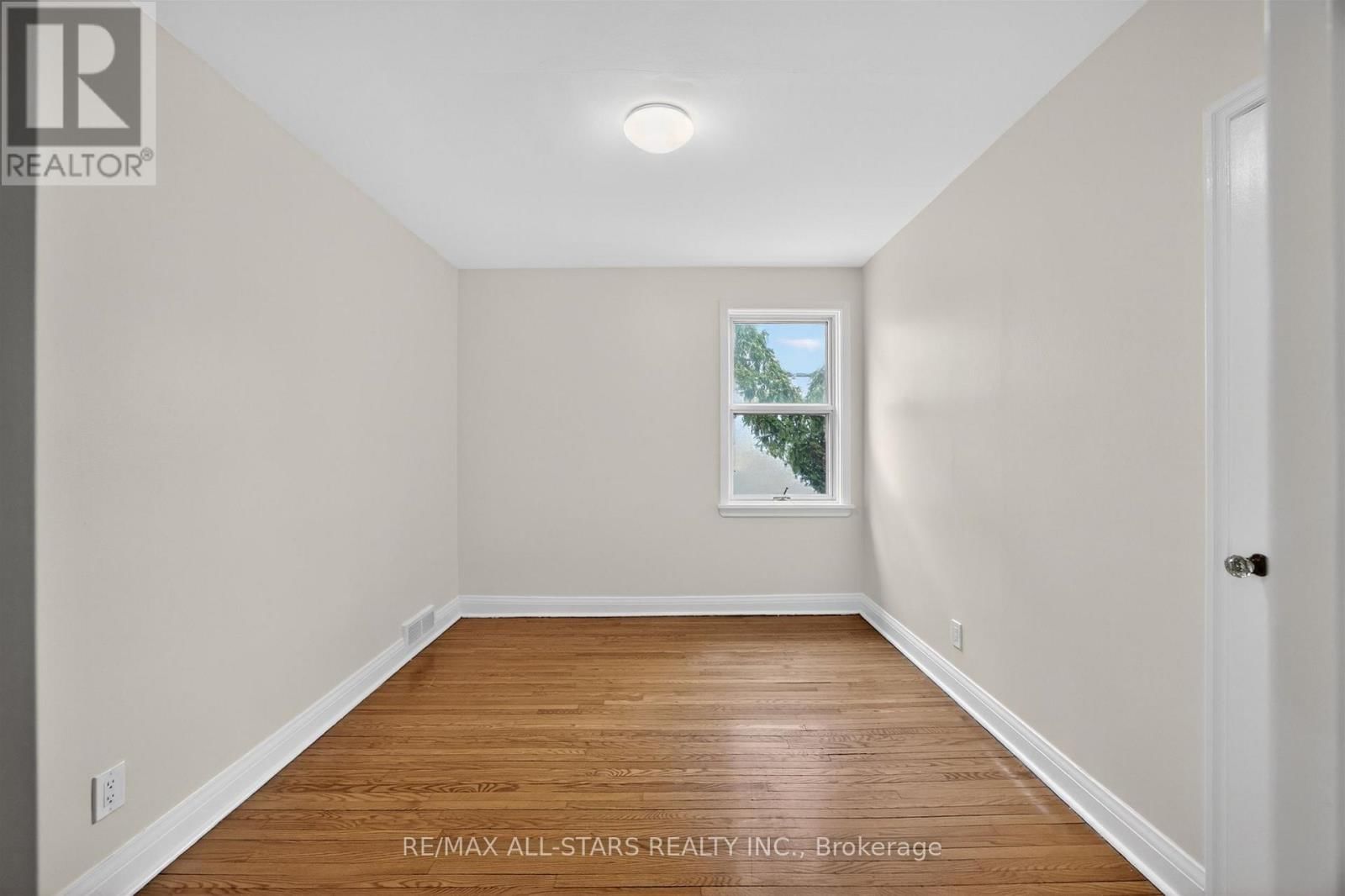 62 LARWOOD BOULEVARD Image 19