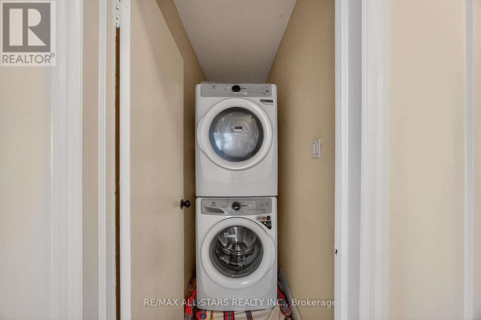 62 LARWOOD BOULEVARD Image 22