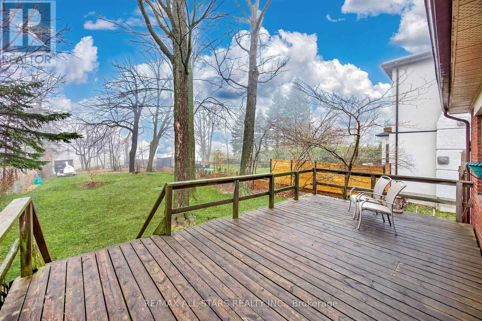 62 LARWOOD BOULEVARD Image 23