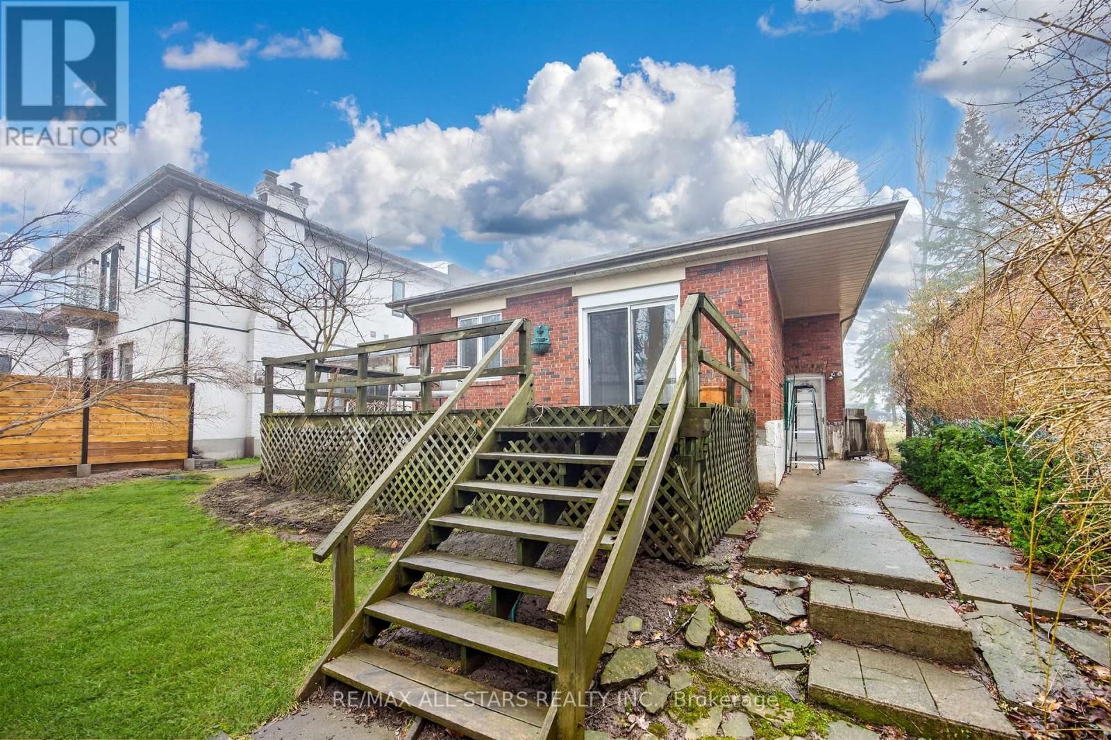 62 LARWOOD BOULEVARD Image 25