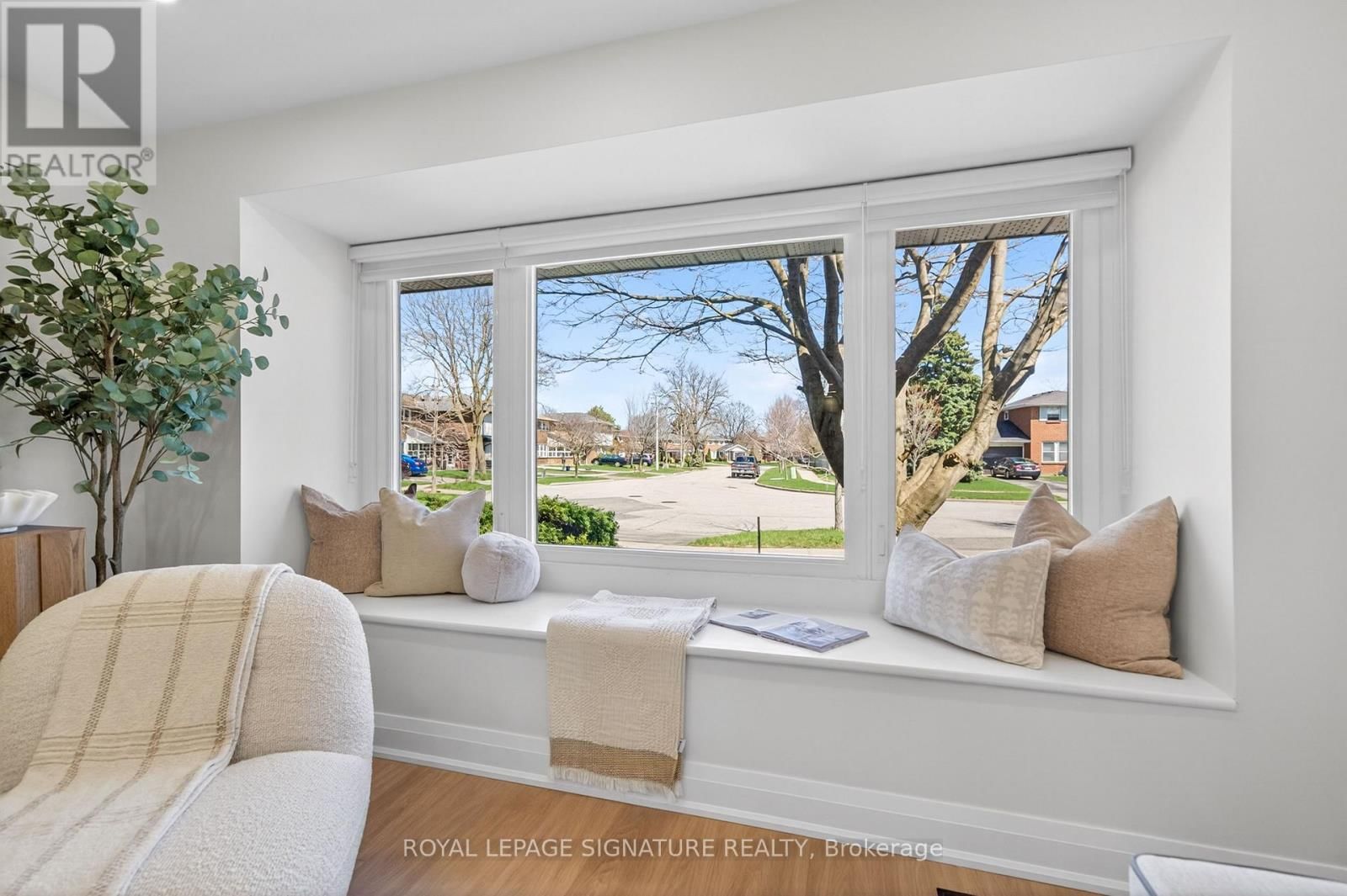 26 CARONDALE CRESCENT Image 12