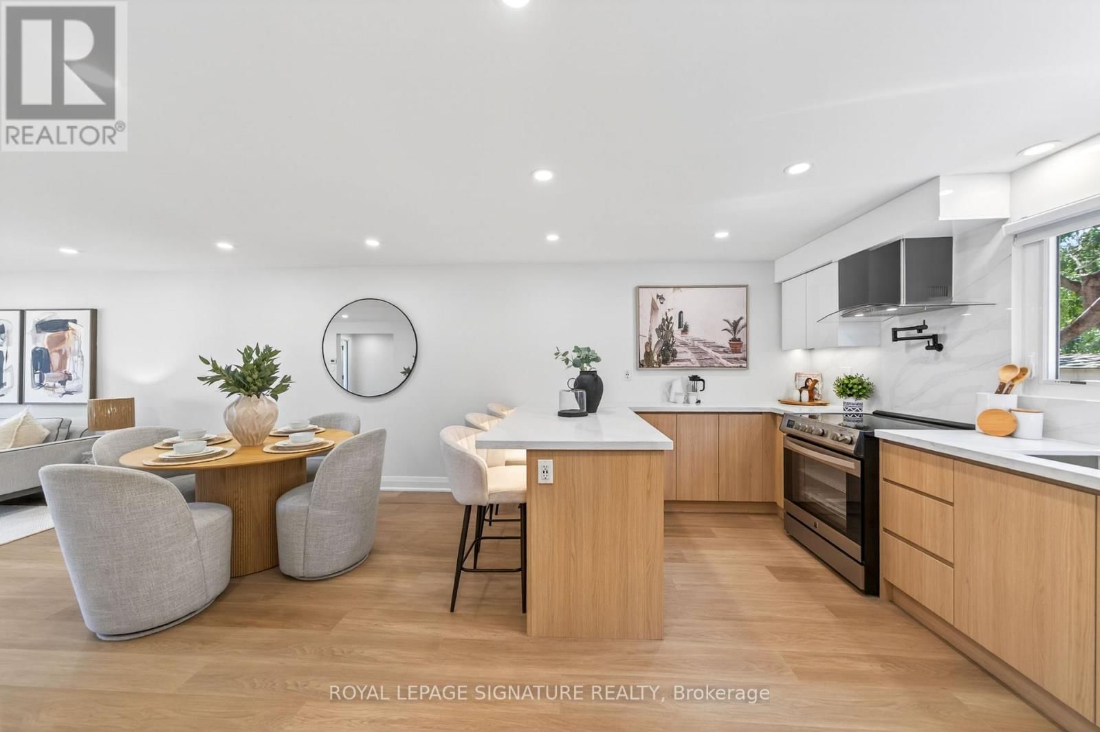 26 CARONDALE CRESCENT Image 18