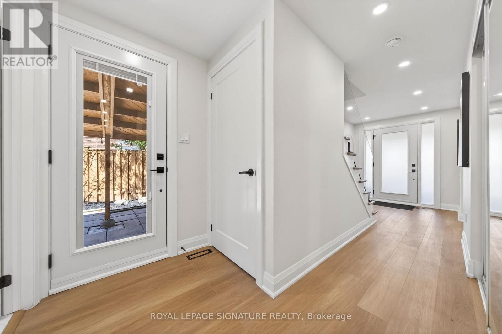 26 CARONDALE CRESCENT Image 20