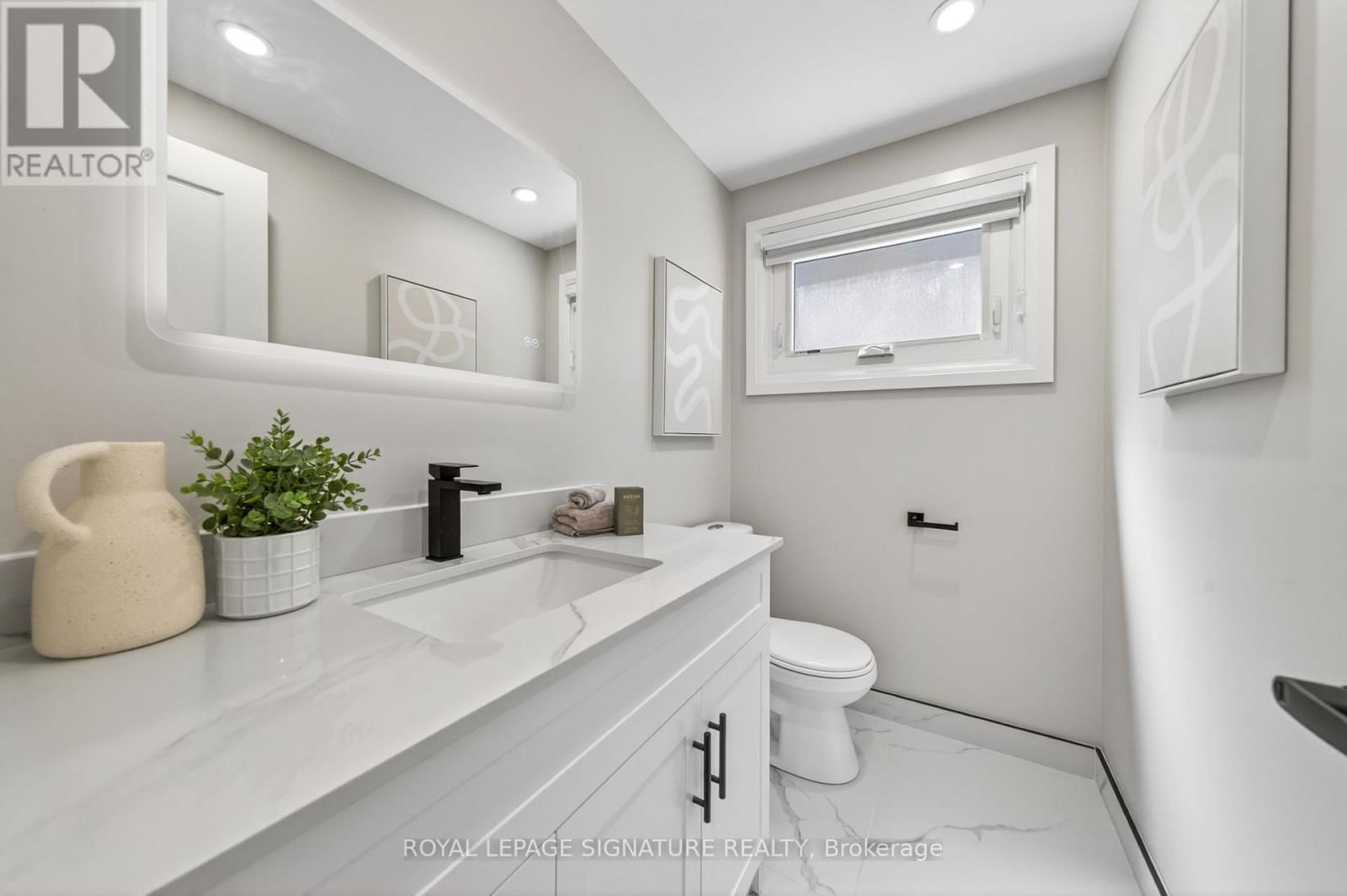 26 CARONDALE CRESCENT Image 21