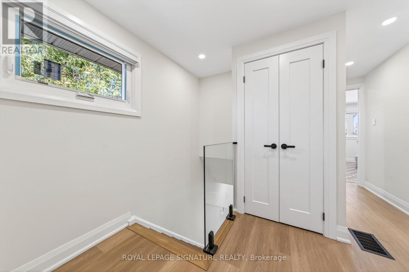 26 CARONDALE CRESCENT Image 22