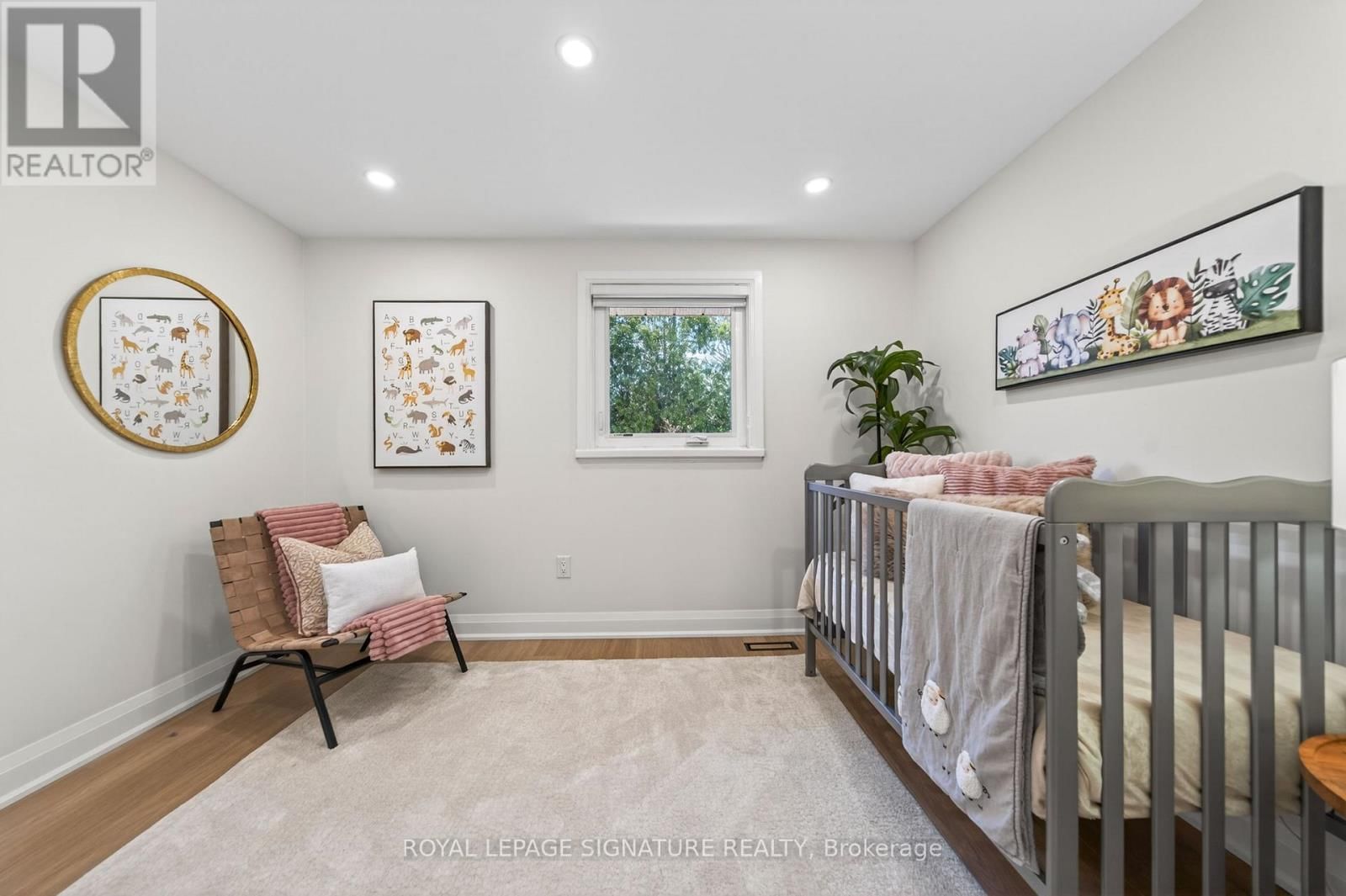 26 CARONDALE CRESCENT Image 23