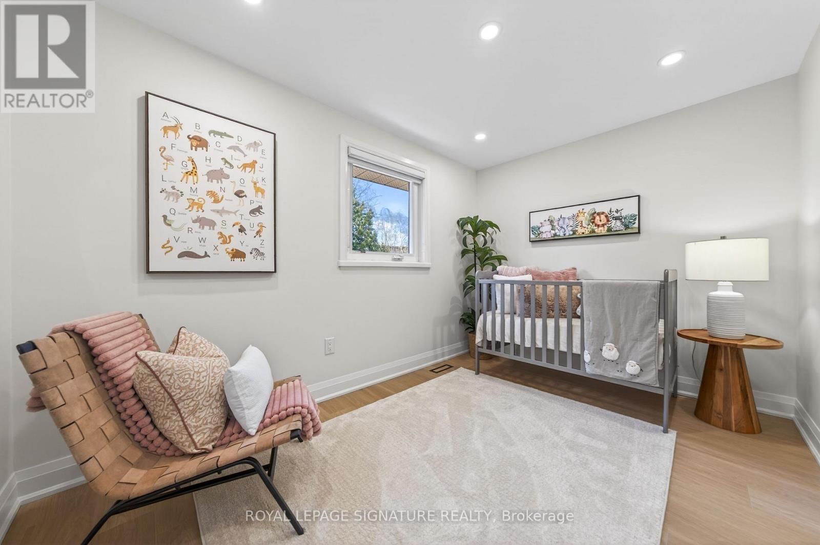 26 CARONDALE CRESCENT Image 24