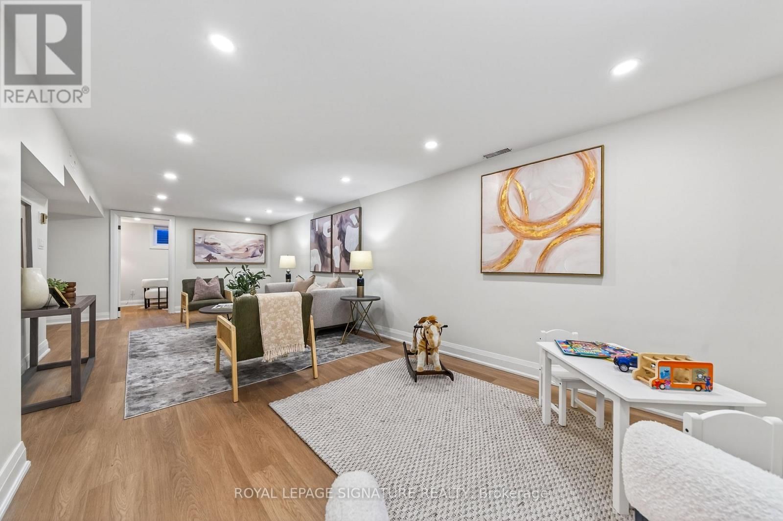 26 CARONDALE CRESCENT Image 34