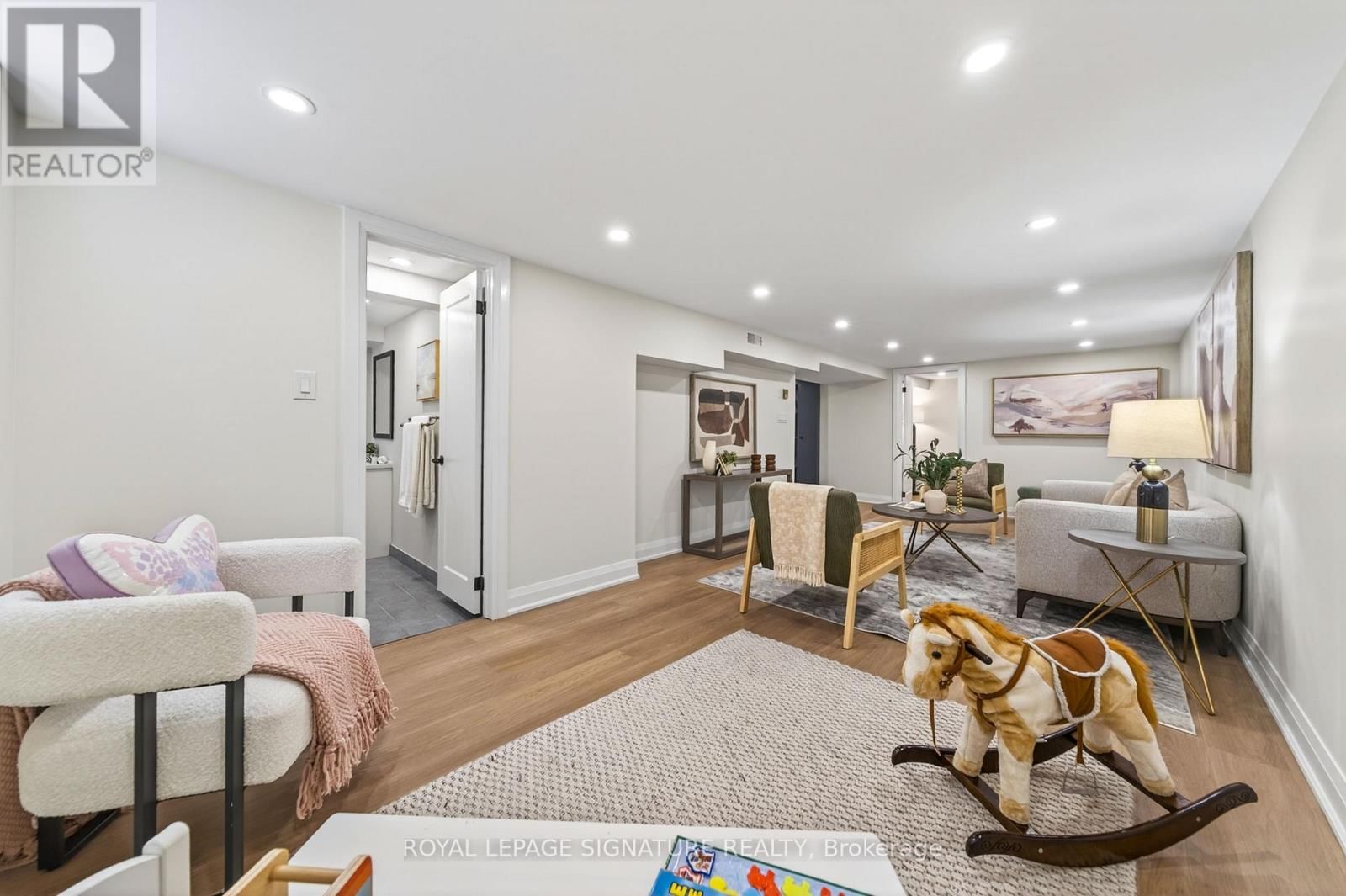 26 CARONDALE CRESCENT Image 35