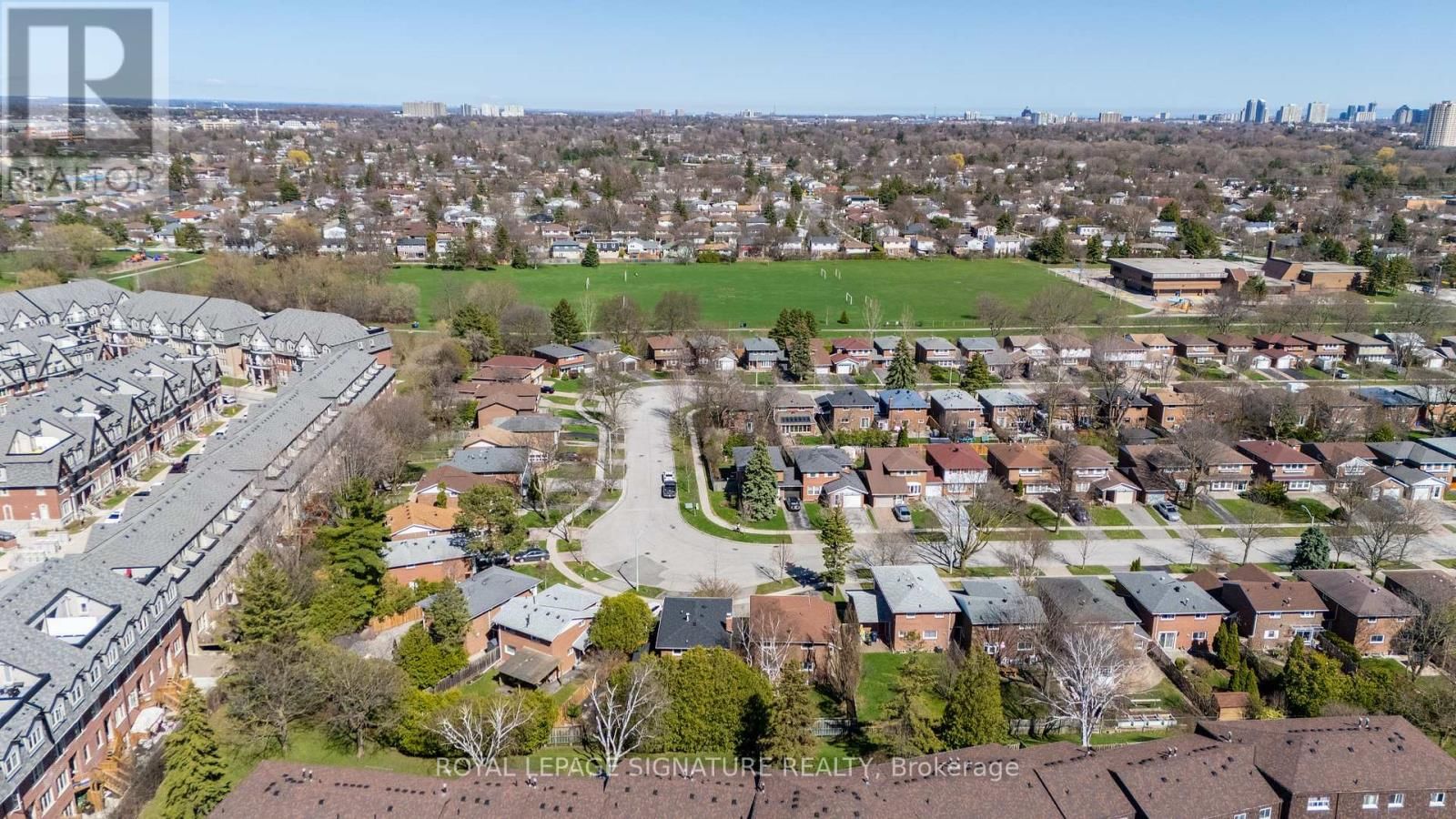 26 CARONDALE CRESCENT Image 47