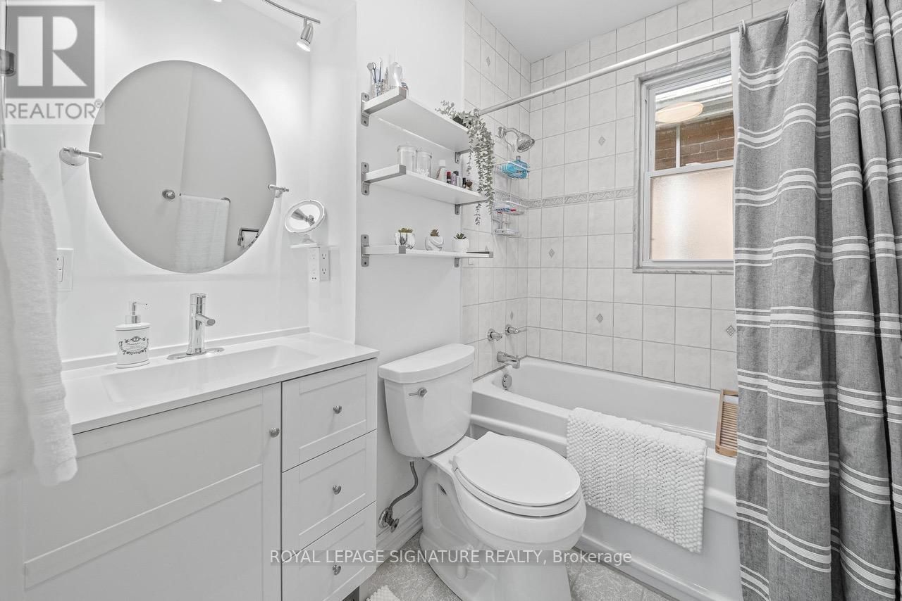 8 WOLCOTT AVENUE Image 12