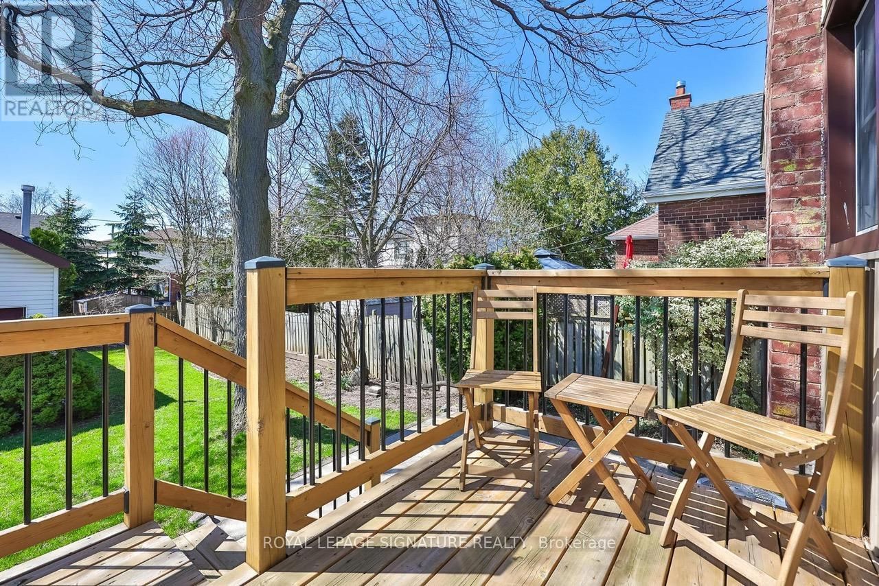 8 WOLCOTT AVENUE Image 21