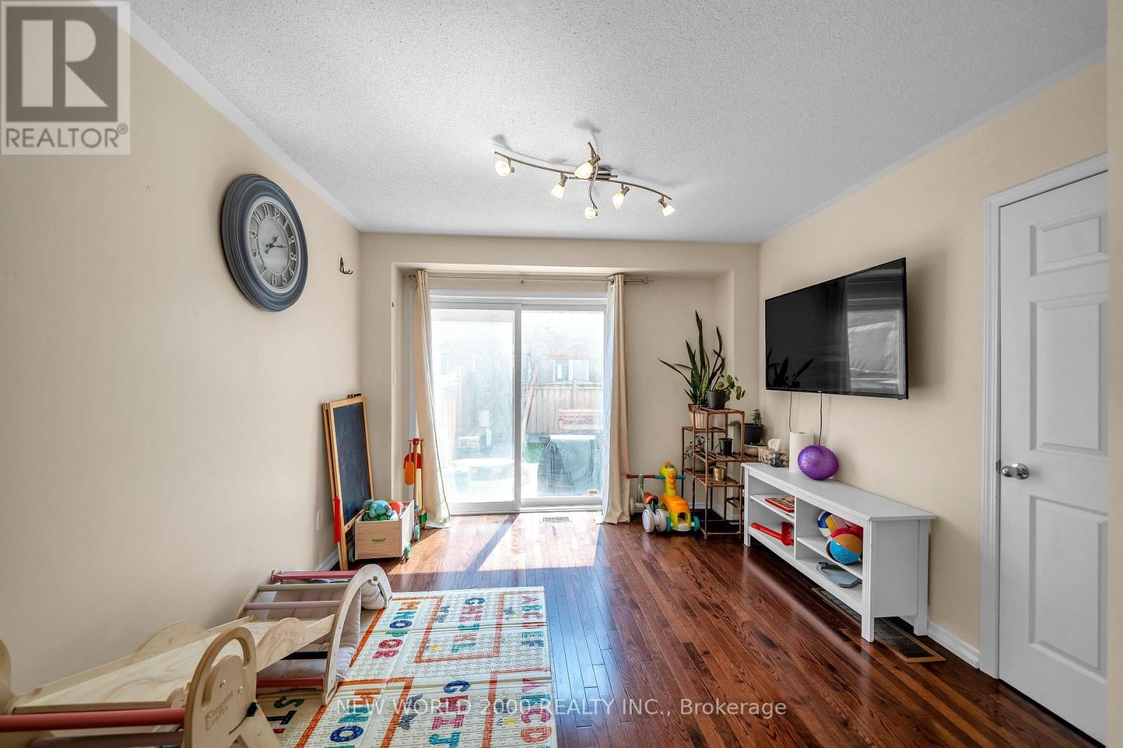 27 STONEWOOD STREET Image 11