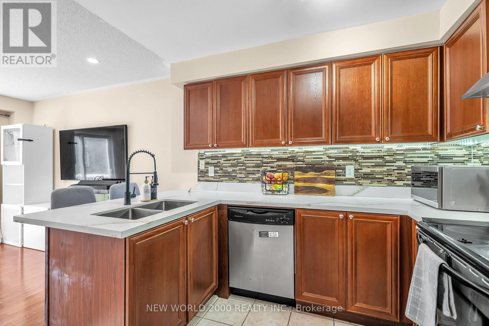 27 STONEWOOD STREET Image 19