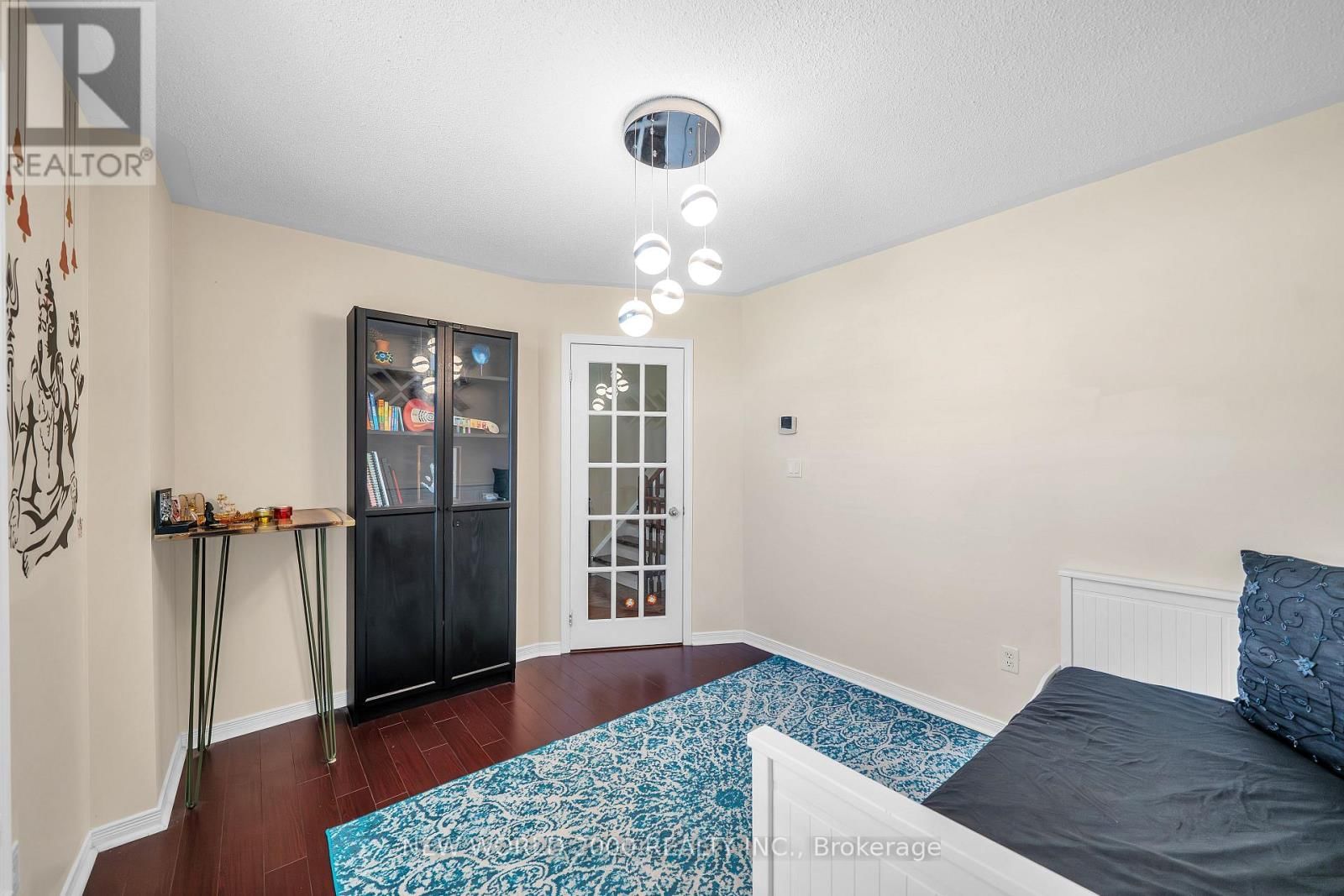 27 STONEWOOD STREET Image 25