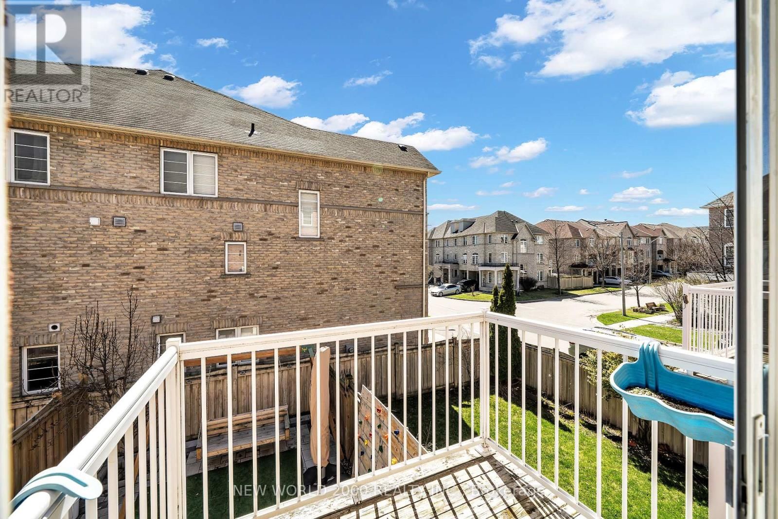 27 STONEWOOD STREET Image 26