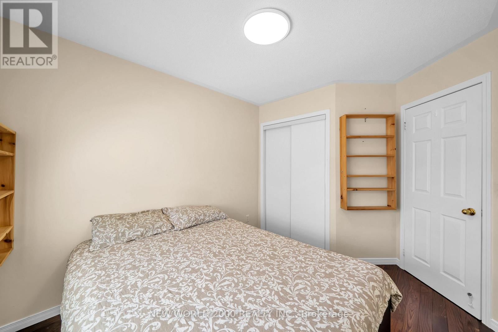 27 STONEWOOD STREET Image 32