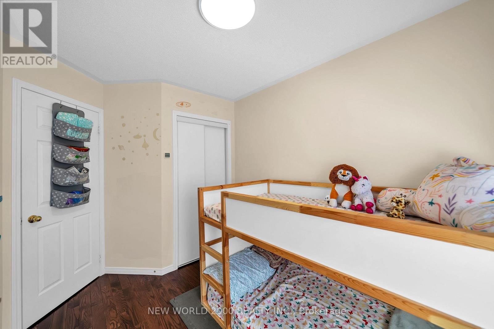 27 STONEWOOD STREET Image 34