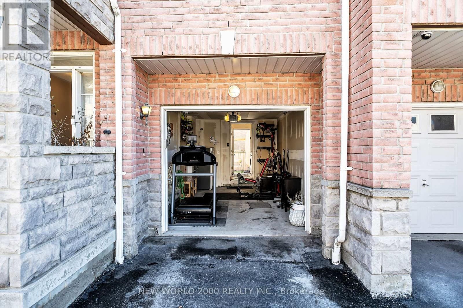 27 STONEWOOD STREET Image 39