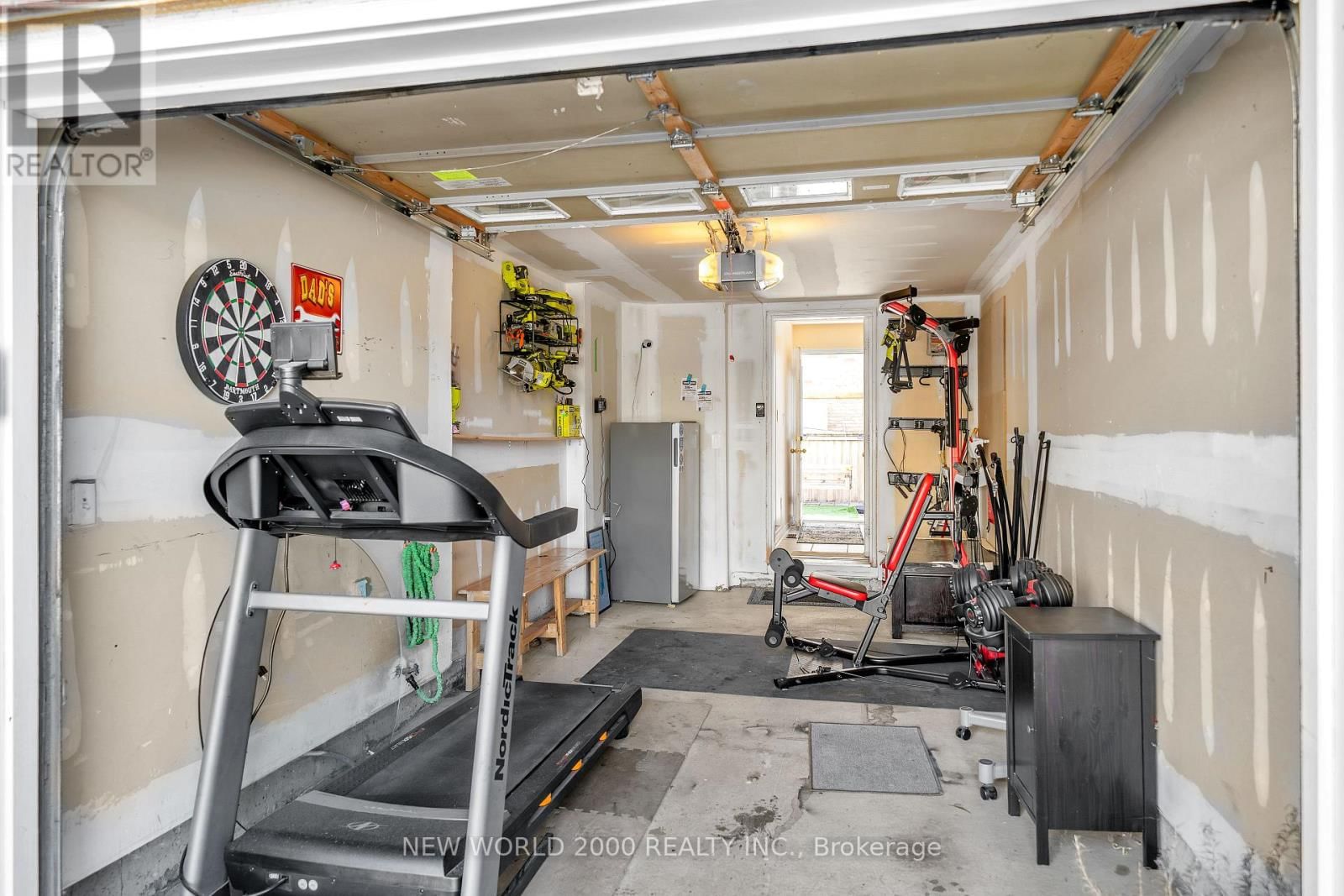 27 STONEWOOD STREET Image 40