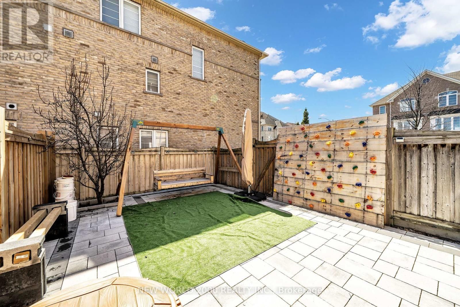 27 STONEWOOD STREET Image 8