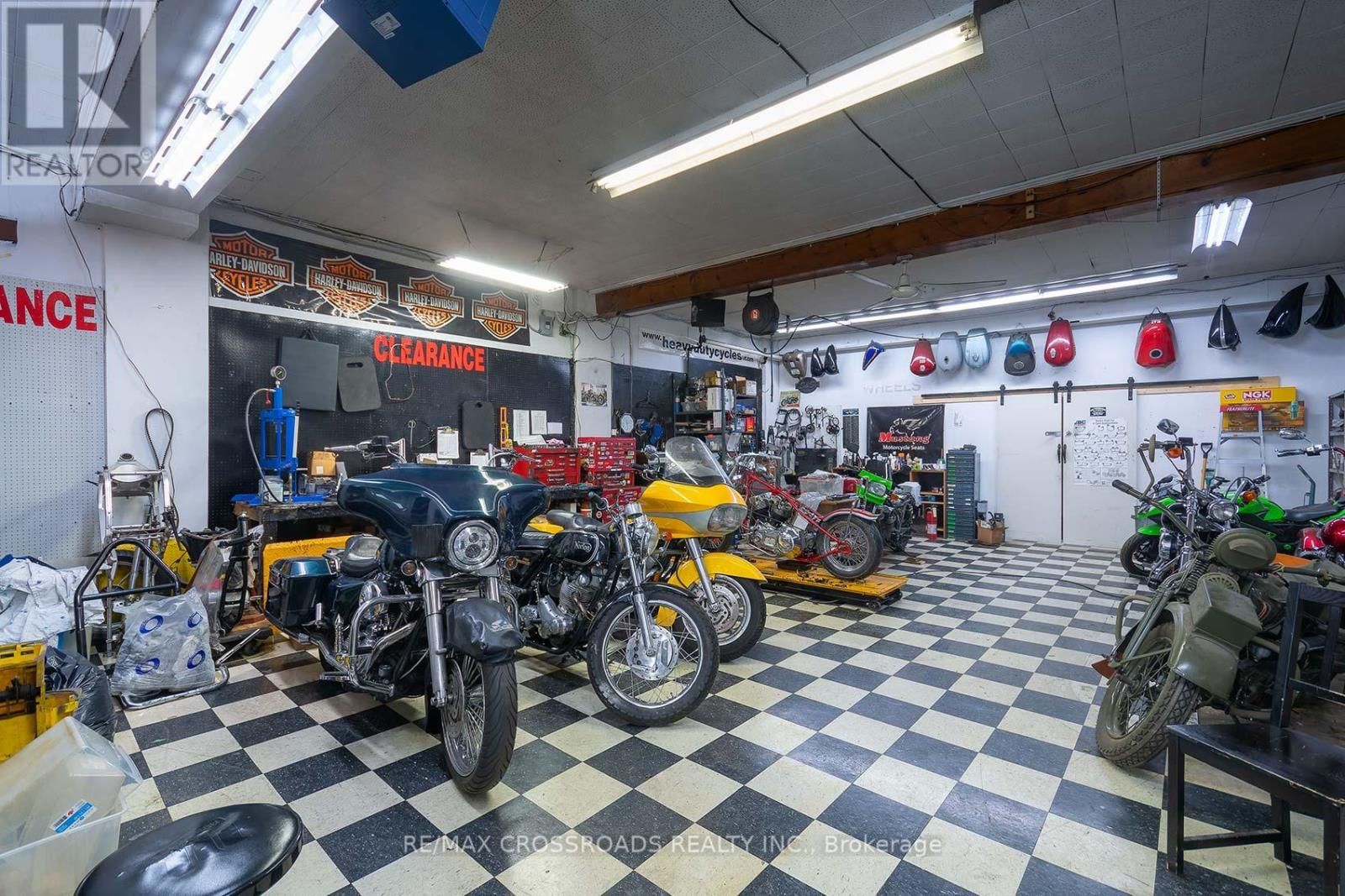 2230 KINGSTON ROAD Image 10