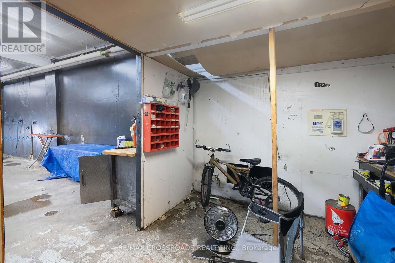 2230 KINGSTON ROAD Image 16