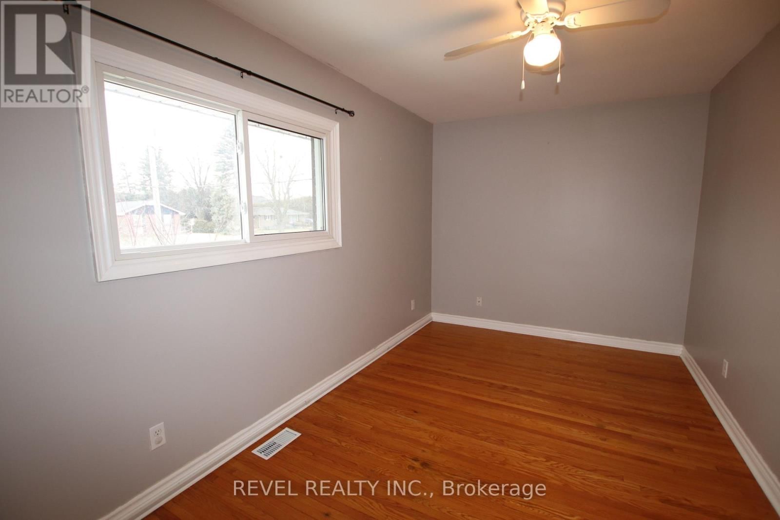 469 MAINE STREET Image 14