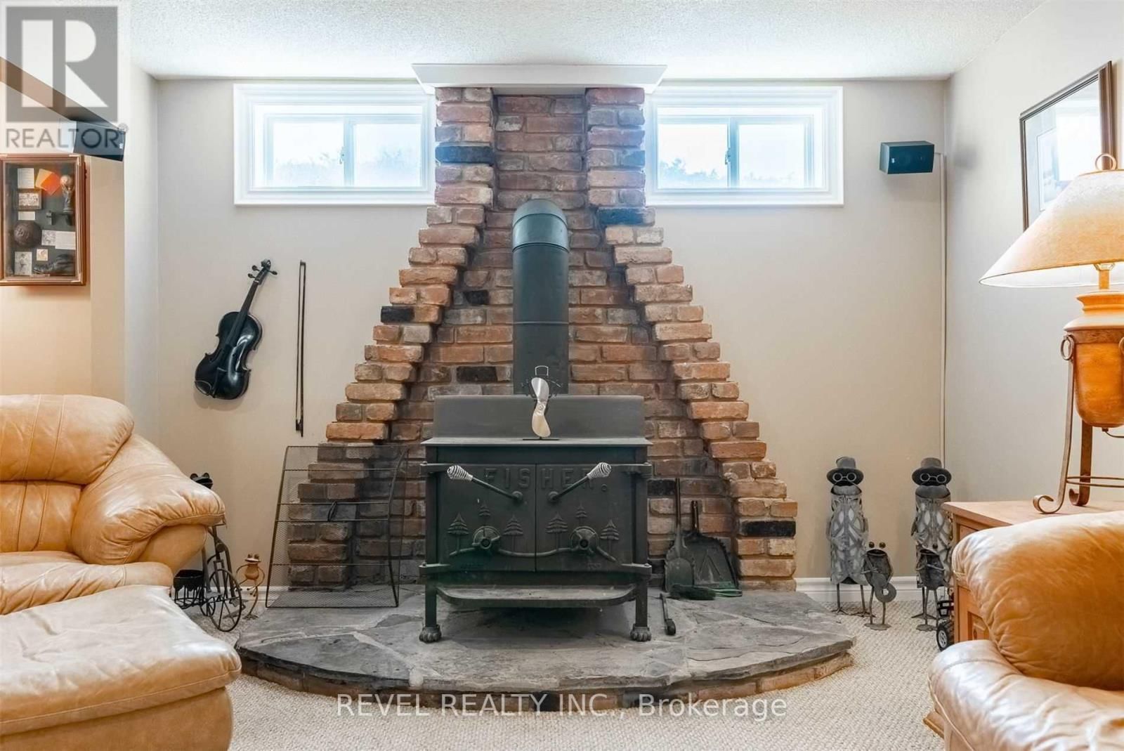 469 MAINE STREET Image 22