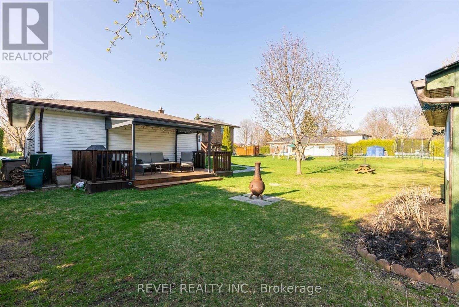 469 MAINE STREET Image 23