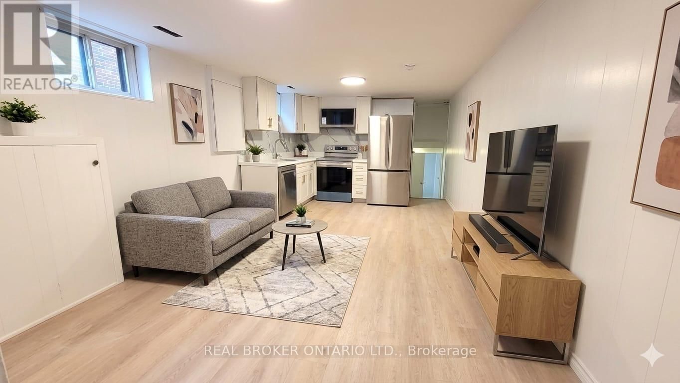 Bsmt - 214 FAIRGLEN AVENUE Image 6